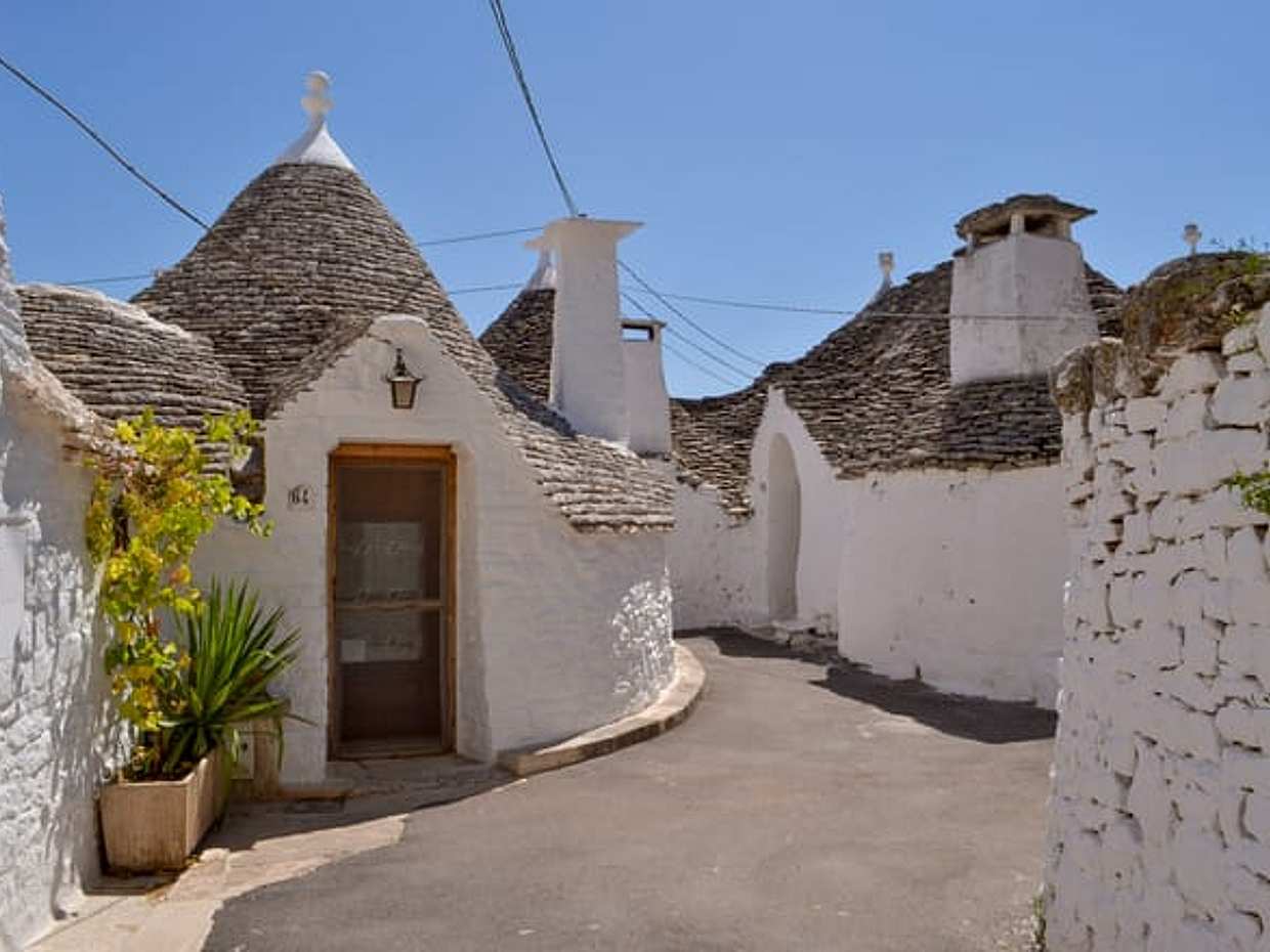 The Trulli Magic: No-Stress E-Bike Tour of Puglia’s White Villages