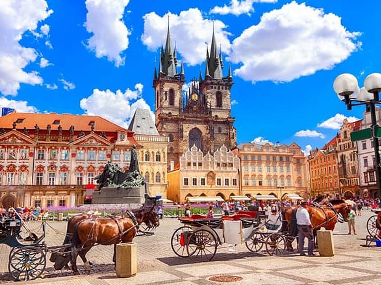 Private transfer from Passau to Prague, 2h Stop, Local driver, photo 2