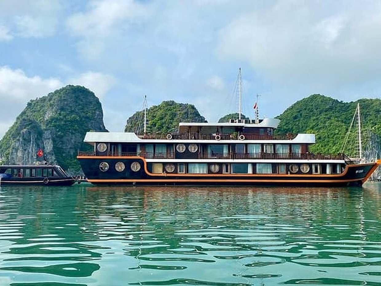 LAN HA BAY OVERNIGHT CRUISES (Less Tourist Area,Meals,Kayak,Bike), Vietnam, photo 5