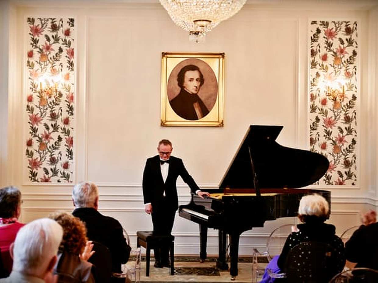 Chopin’s concert in a unique concert hall (1h)