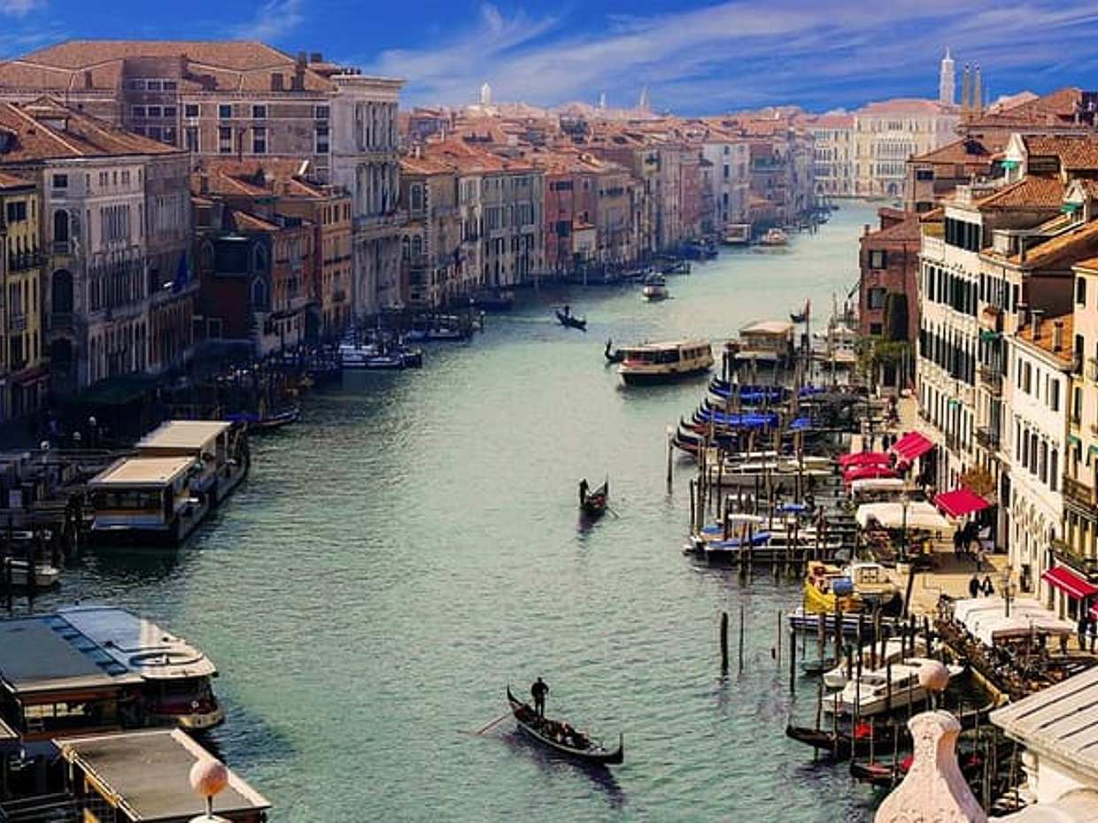 Private Transfer from Budapest to Venice, English-speaking driver