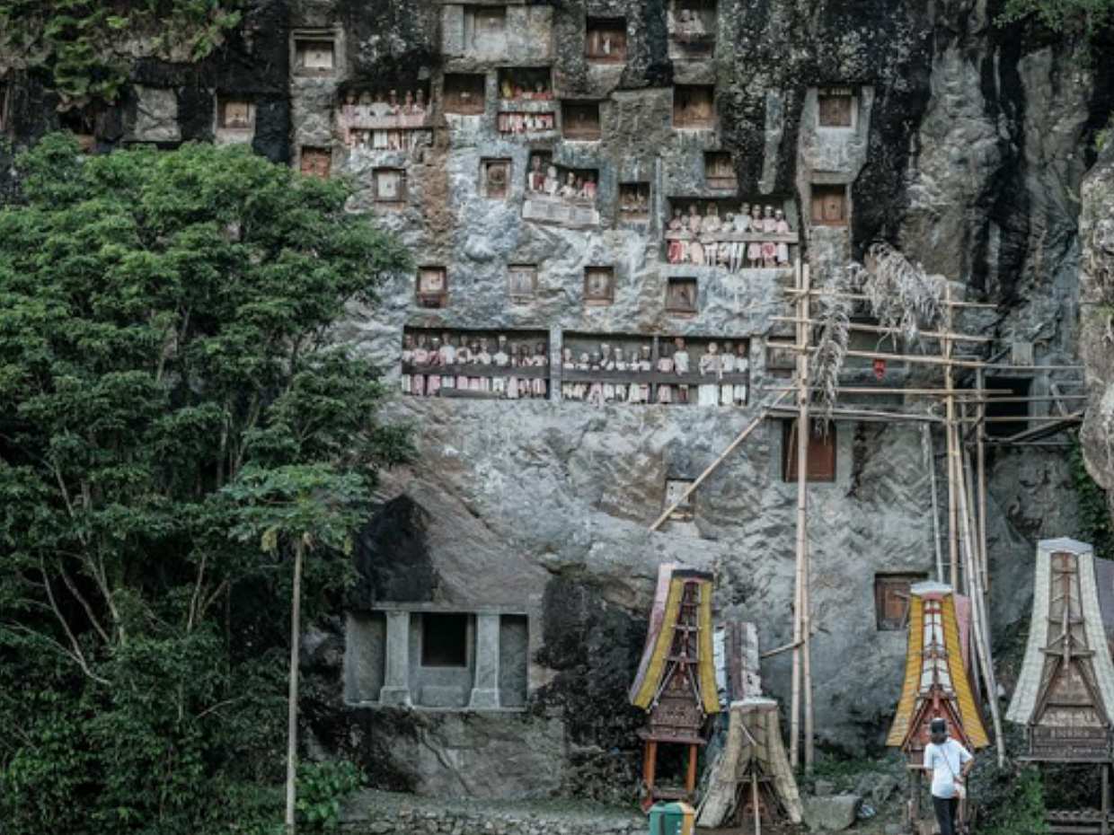 Sulawesi: Tour de Toraja de 3 días desde Makassar para explorar la cultura ancestral y la belleza natural.
, photo 2