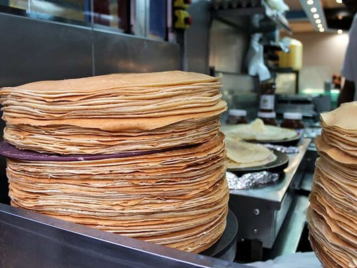 Eiffel Tower and Crepe Tasting Tour with Hotel Pick Up, photo 3