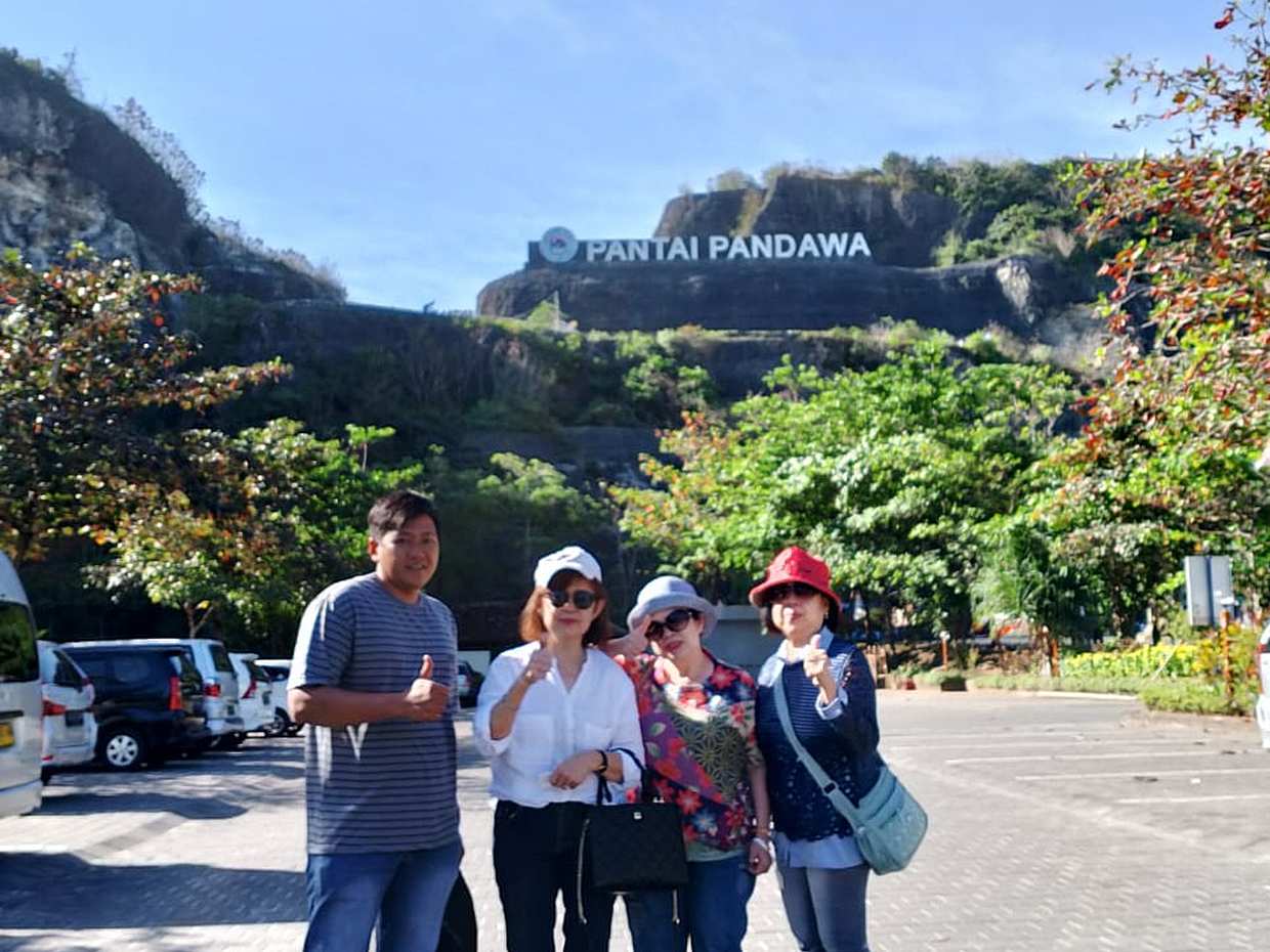 Private Full Day Car Rental with Chauffeur, photo 2