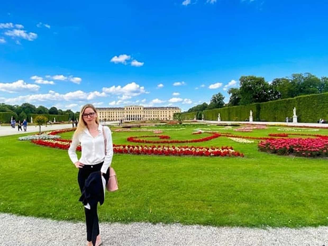 ATVI054 : 1-hour Schonbrunn Palace Gardens Vienna Walking Tour in Austria