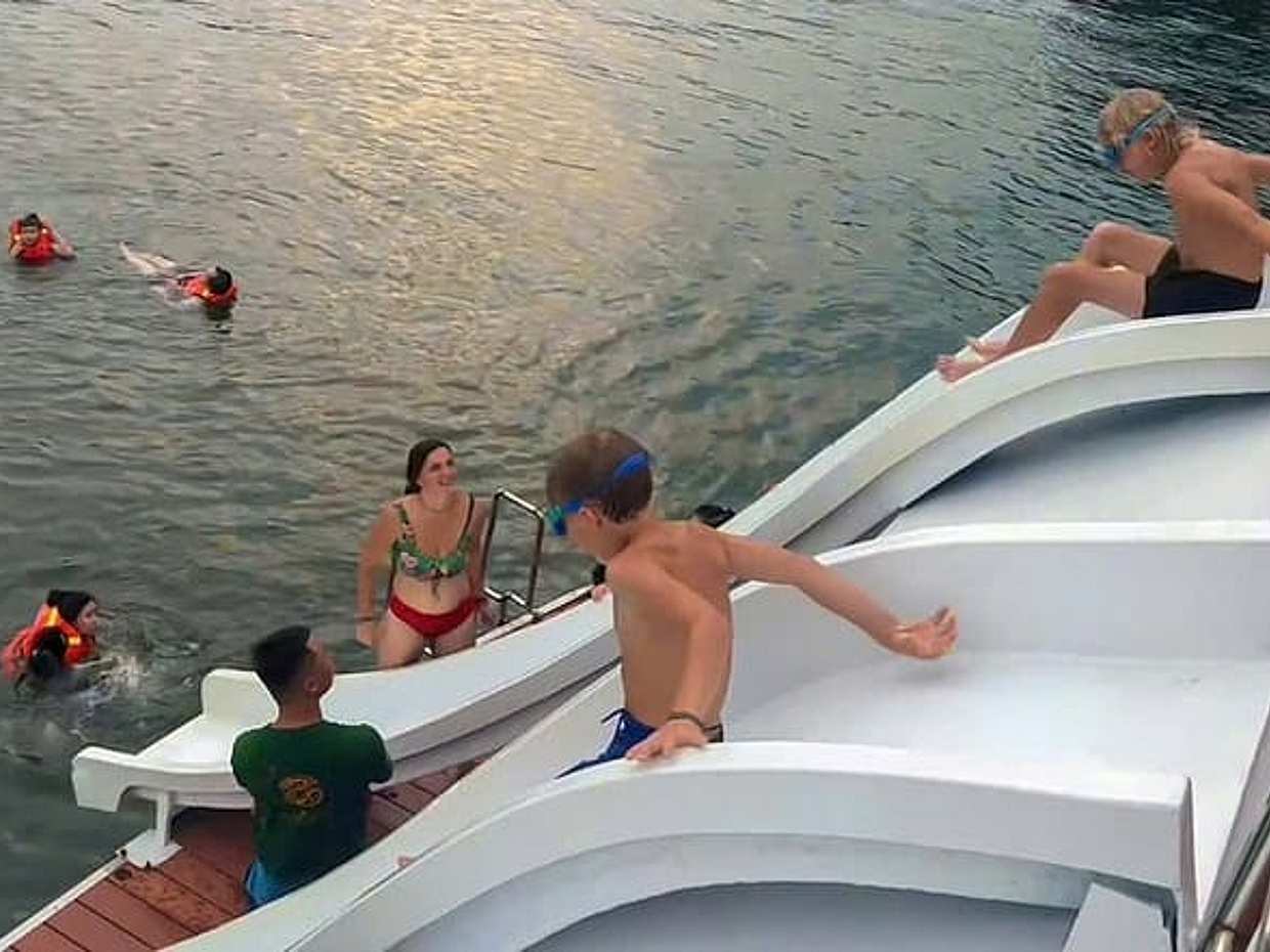 Stunning Lan Ha Bay Sunset Tour on Luxury Cruise with Water Slide in Vietnam, Ha Long, photo 3