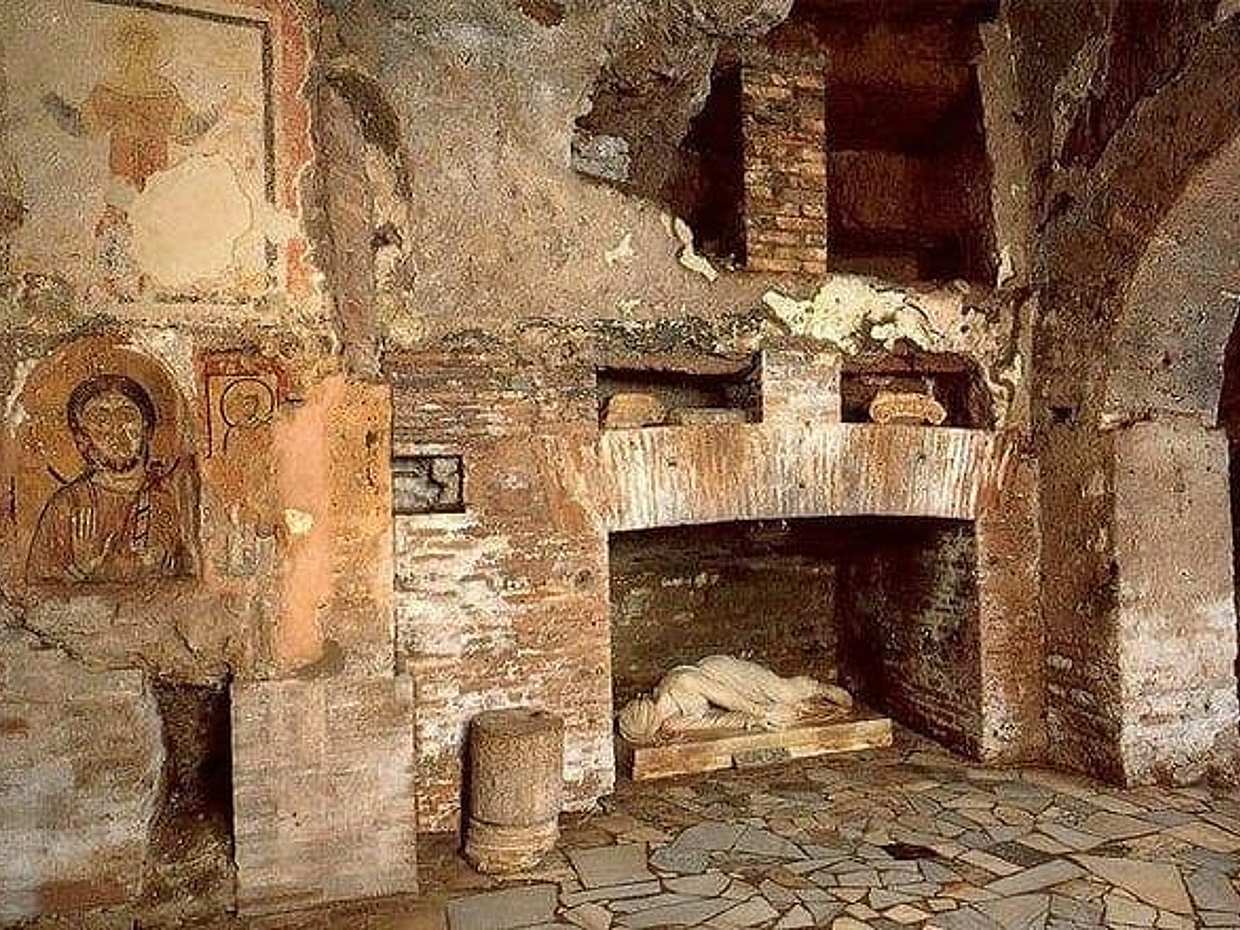 Rome Tiber River Boat Ride and Underground Catacombs Guided Tour, photo 4