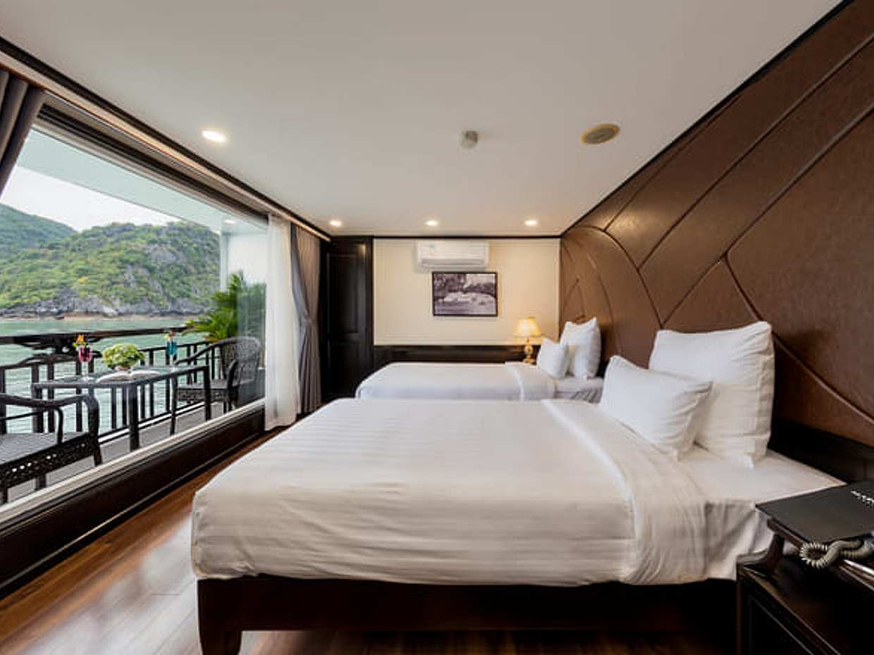 Luxury Halong Bay Cruises - 2 Days 1 Night, Vietnam, photo 2