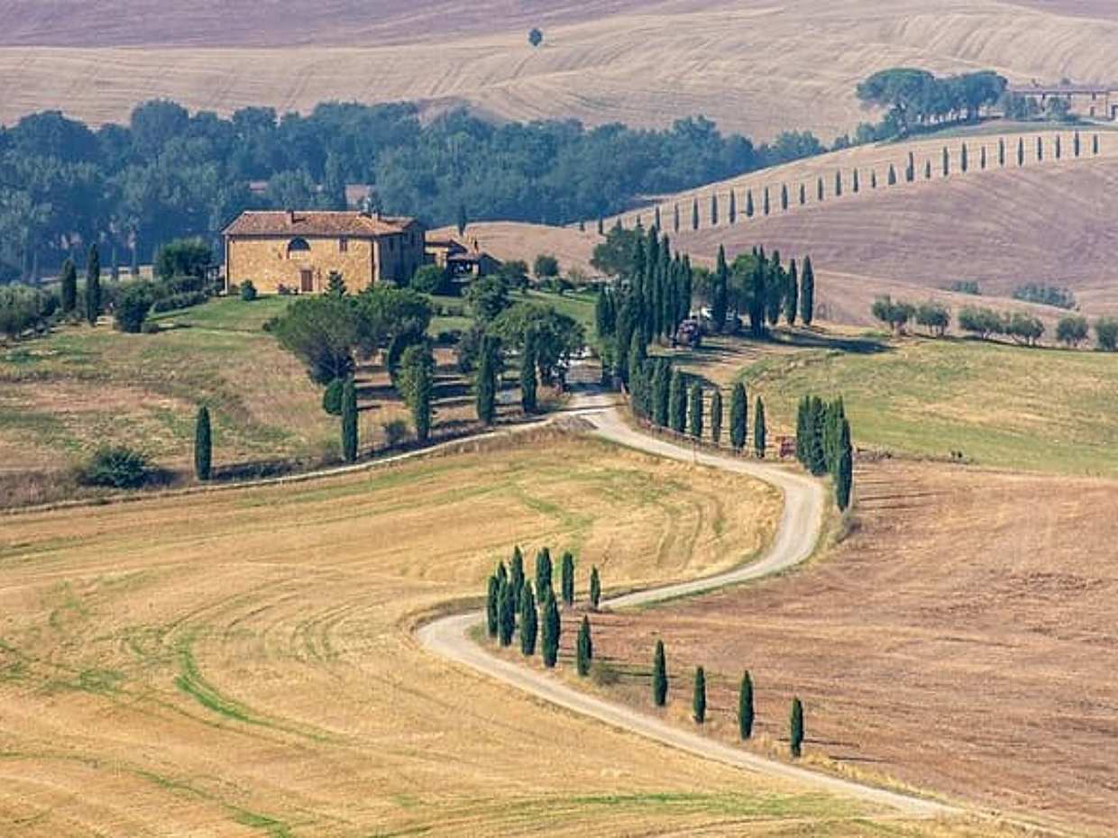 San Quirico Tour: Medieval Streets, Gardens & Tuscan Views, photo 3