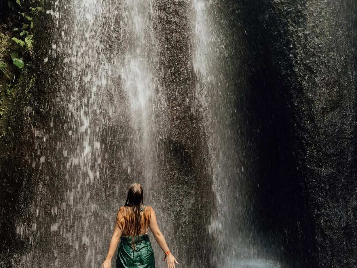 Bali: Purification Ritual Ceremony at Taman Beji Gria Waterfall in Indonesia, Ubud, photo 4