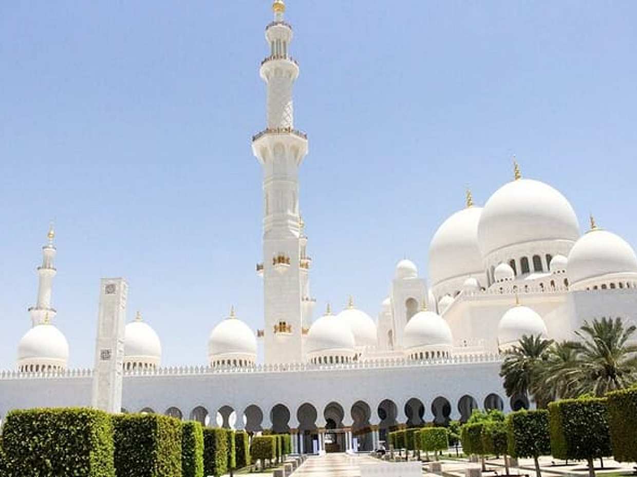 Abu Dhabi City Sightseeing Tour from Abu Dhabi Hotels