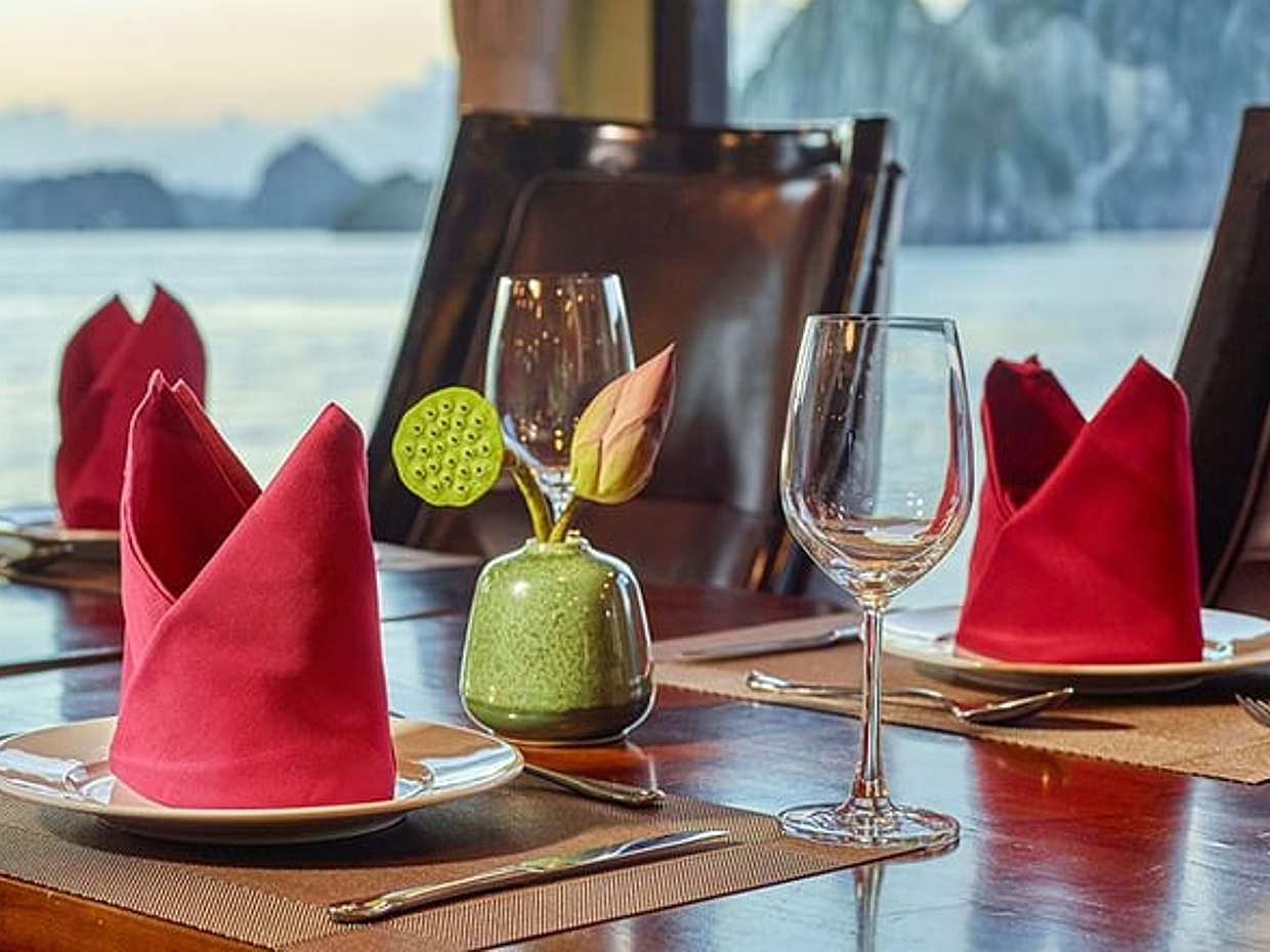 Verdure Lotus Classic Cruise in Halong Bay & Lan Ha Bay (2D1N), photo 4