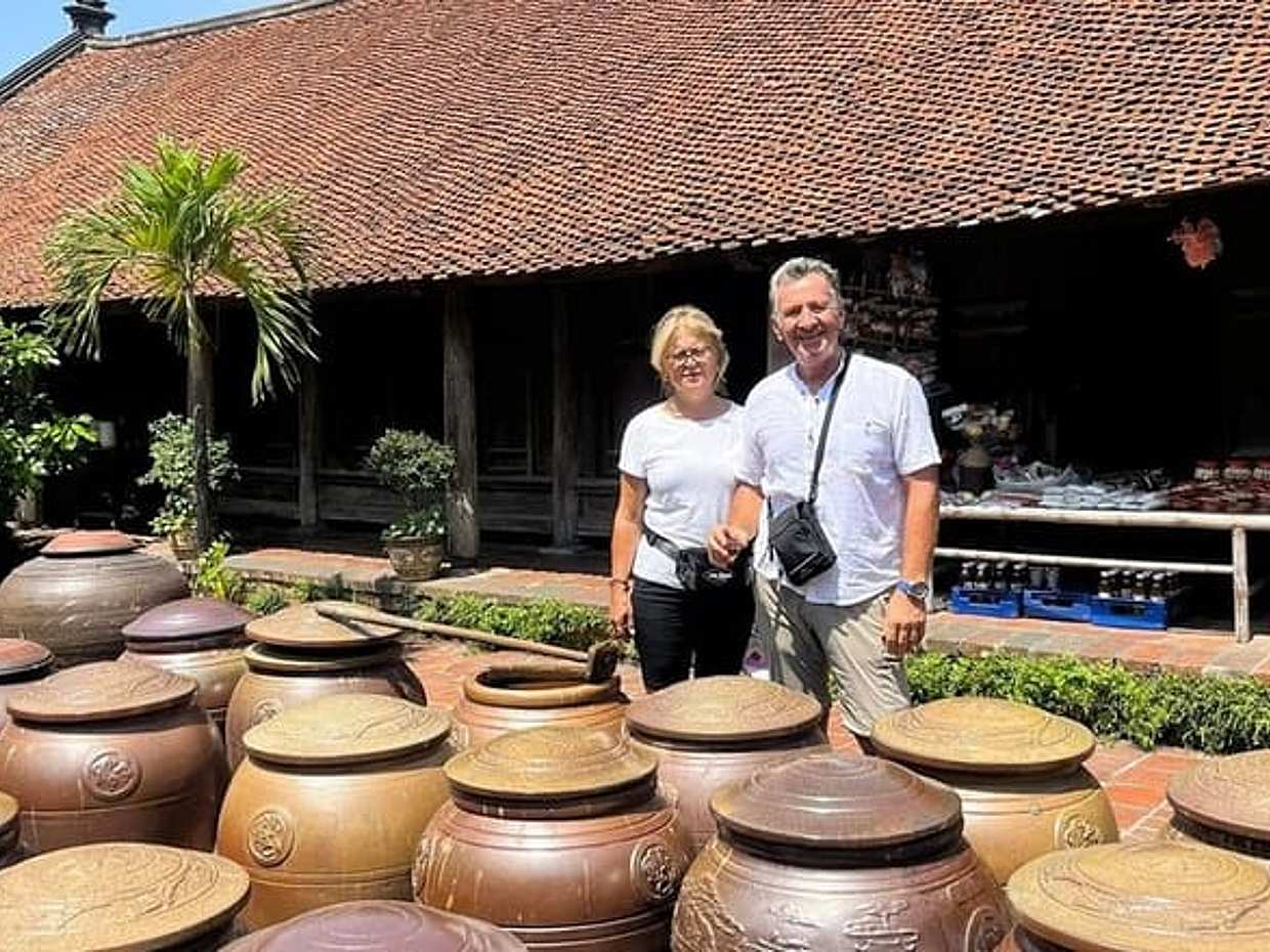 Hanoi: Private Tour Duong Lam Ancient Village, Traditional Crafts