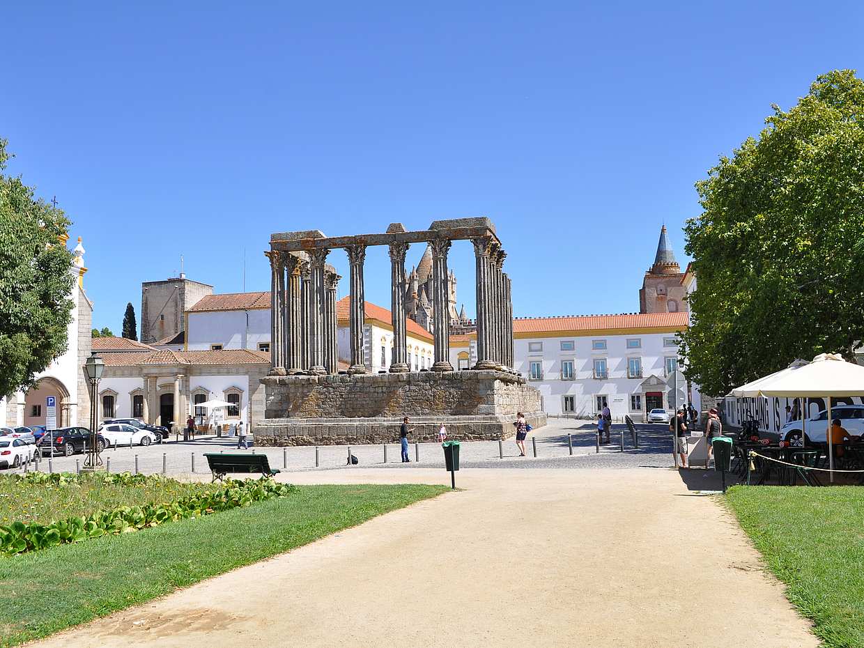 Évora & Arraiolos Private Tour in Portugal, Lisbon, photo 4