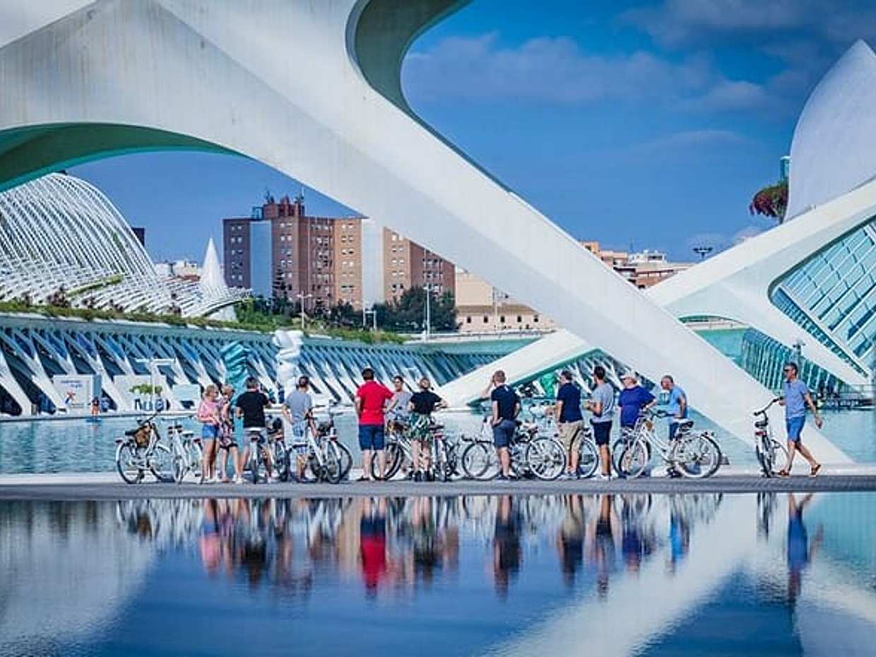 Valencia Private Bikes and E-Bikes Tour With Drinks in Spain, photo 4