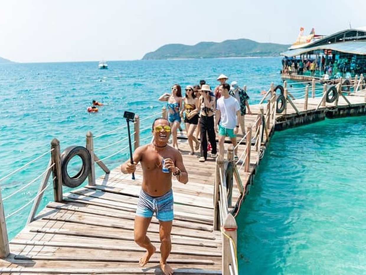 Nha Trang Island Adventure Snorkeling, Floating Bar and BBQ in Vietnam, photo 5