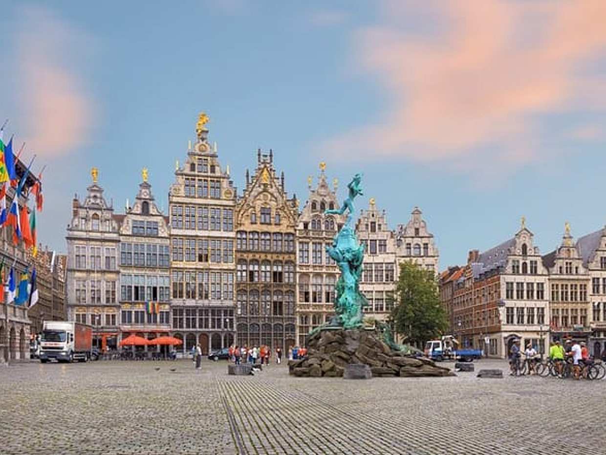 "Privé directe transfer van Rotterdam naar Antwerpen in Nederland"