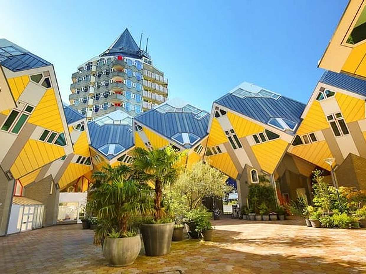 Private transfer from Amsterdam to Rotterdam, 2h stop in Utrecht in Netherlands