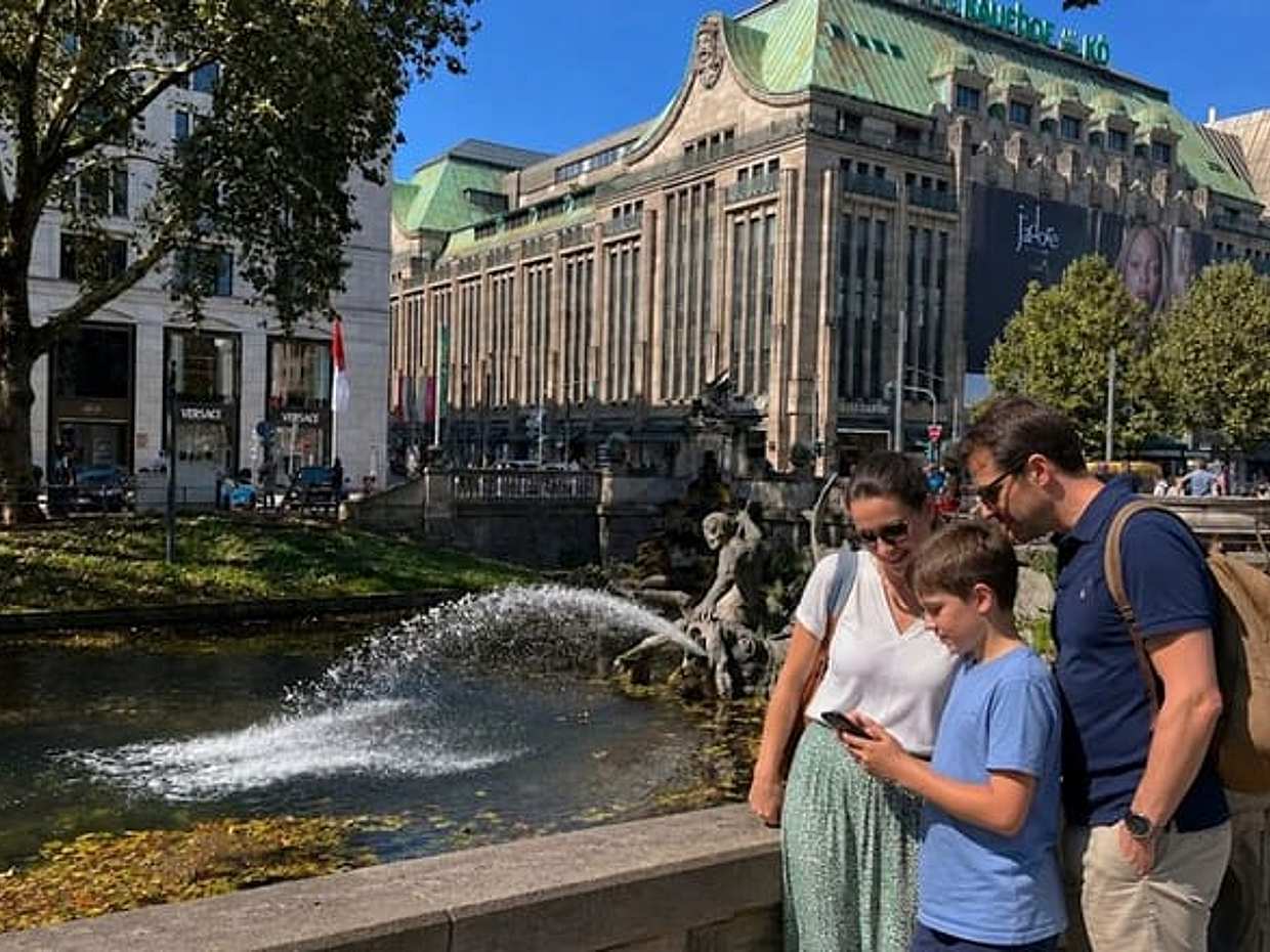 Dusseldorf Caça ao Tesouro e Destaques Tour a Pé Autoguiado