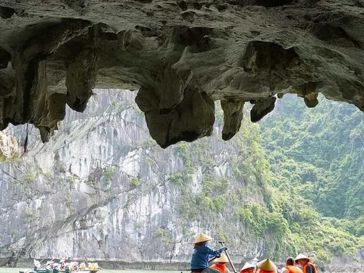 Hanoi: Hera 5-Star Luxury Day Cruise to Ha Long & Lan Ha Bay, photo 2