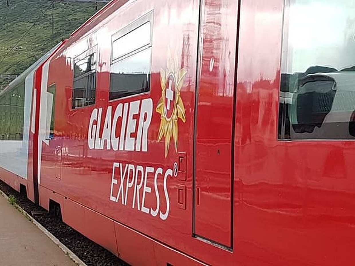 <p>Glacier Express Panoramic Train Round Trip in one Day Private Tour da Basilea in Svizzera, Binningen</p>, photo 2