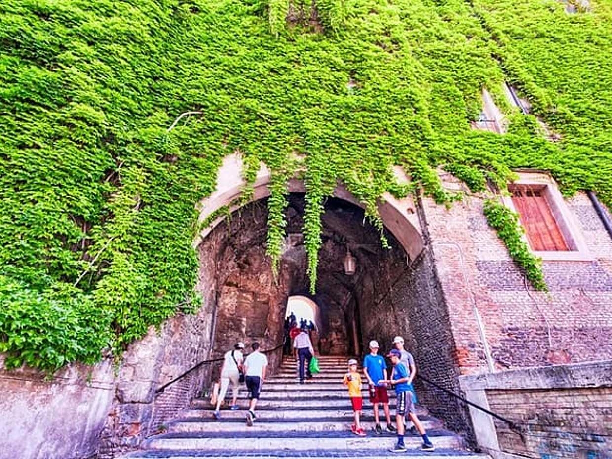 Underground Rome Private Tour: San Clemente, St. Peter in Chains & Ludus Magnus, photo 3