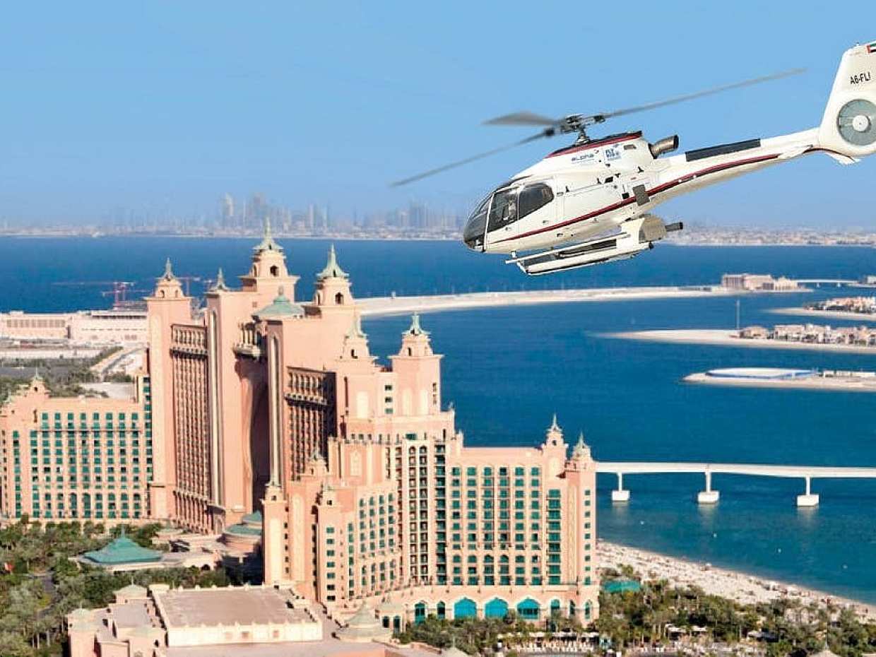 Dubai Palm Helicopter Ride - Vol de 17 minutes avec transferts privés aux Émirats arabes unis, photo 4
