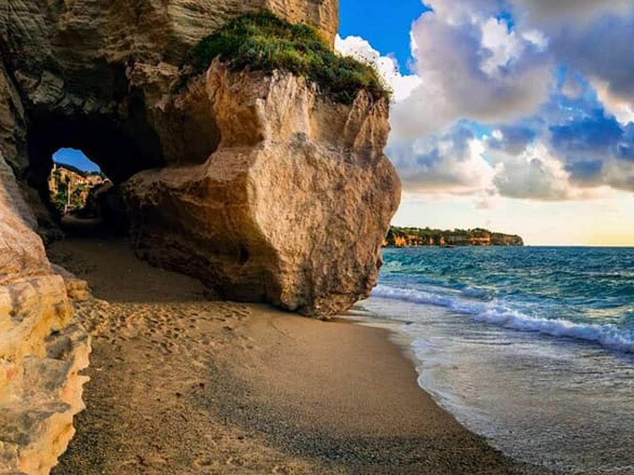 Private transfer from Naples to Tropea, 2h stop in Salerno in Italy, Napoli, photo 4