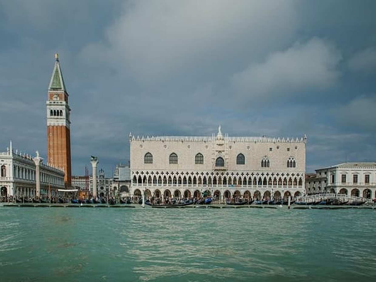 Venice Highlights : City tour 2 hours and Murano boat tour