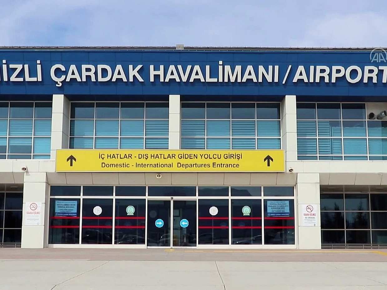 Gemeinsamer Transfer vom Flughafen Denizli (Çardak) zu Hotels in Pamukkale in der Türkei