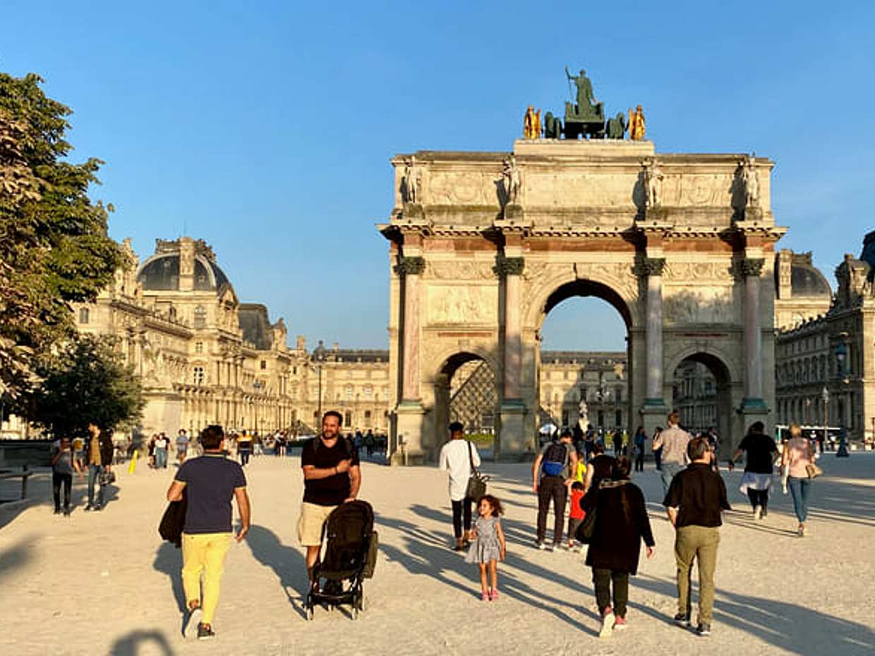 Paris Private City tour, Montmartre, Latin Quarter, St.Chapelle.