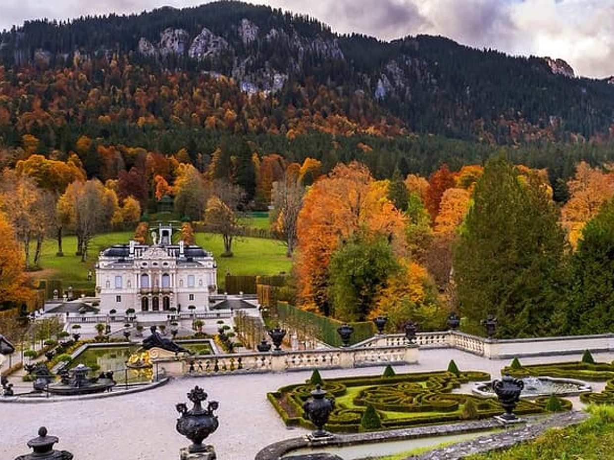 Private day trip from Munich to Linderhof Palace and back in Germany