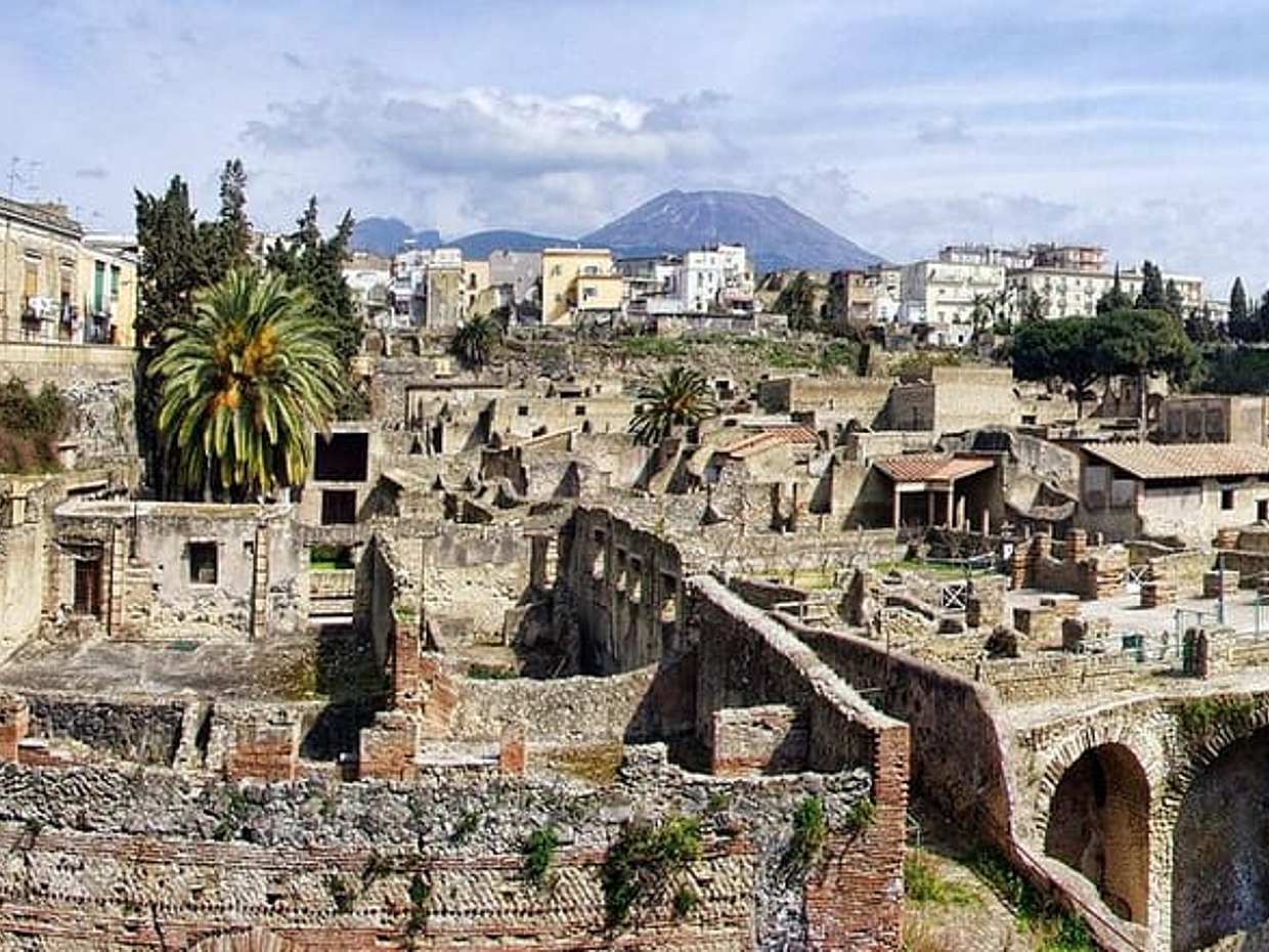 Pompeii & Herculaneum: Private Day Trip with Driver and Guide, photo 2