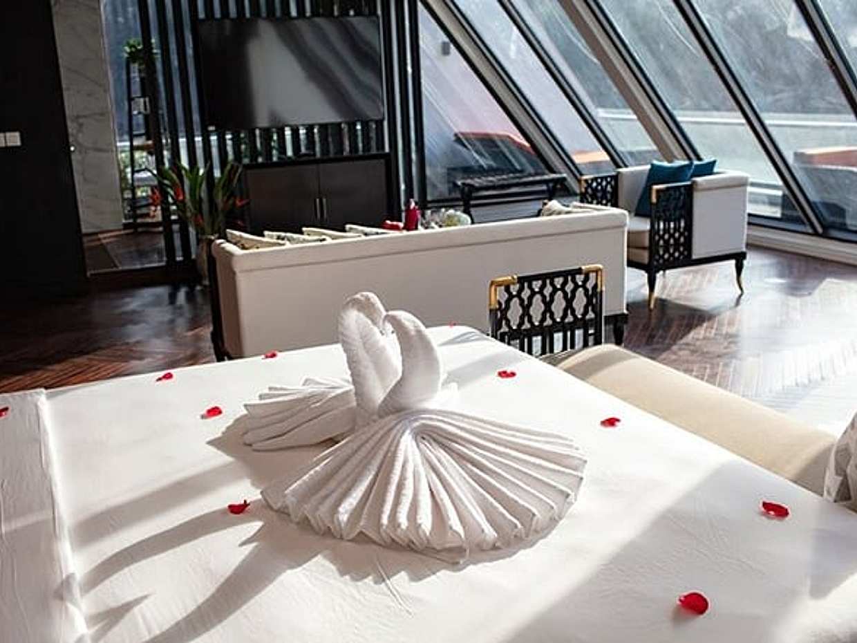 President Sun Terrace Cabin on Greatest Cruises in Halong Bay, photo 3