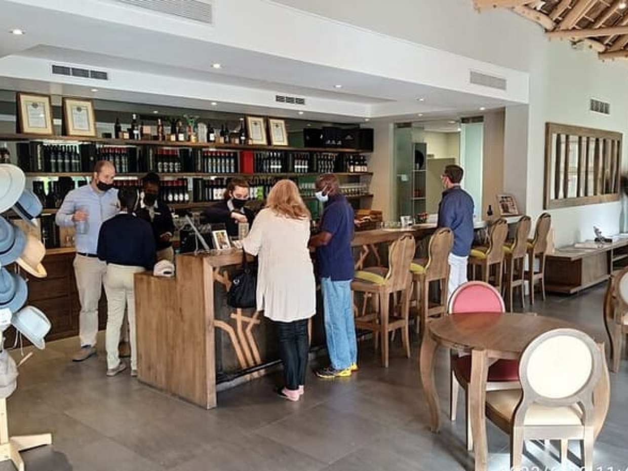 Cape Town based Private Full Day Winelands Tour to Franschhoek