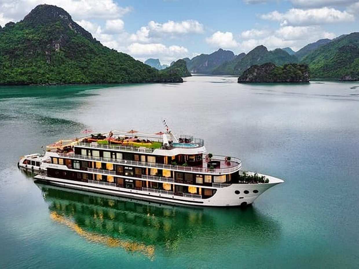 Dora Cruise Ha Long Bay and Lan Ha Bay Luxury 2 Days 1 Night, Vietnam, photo 2