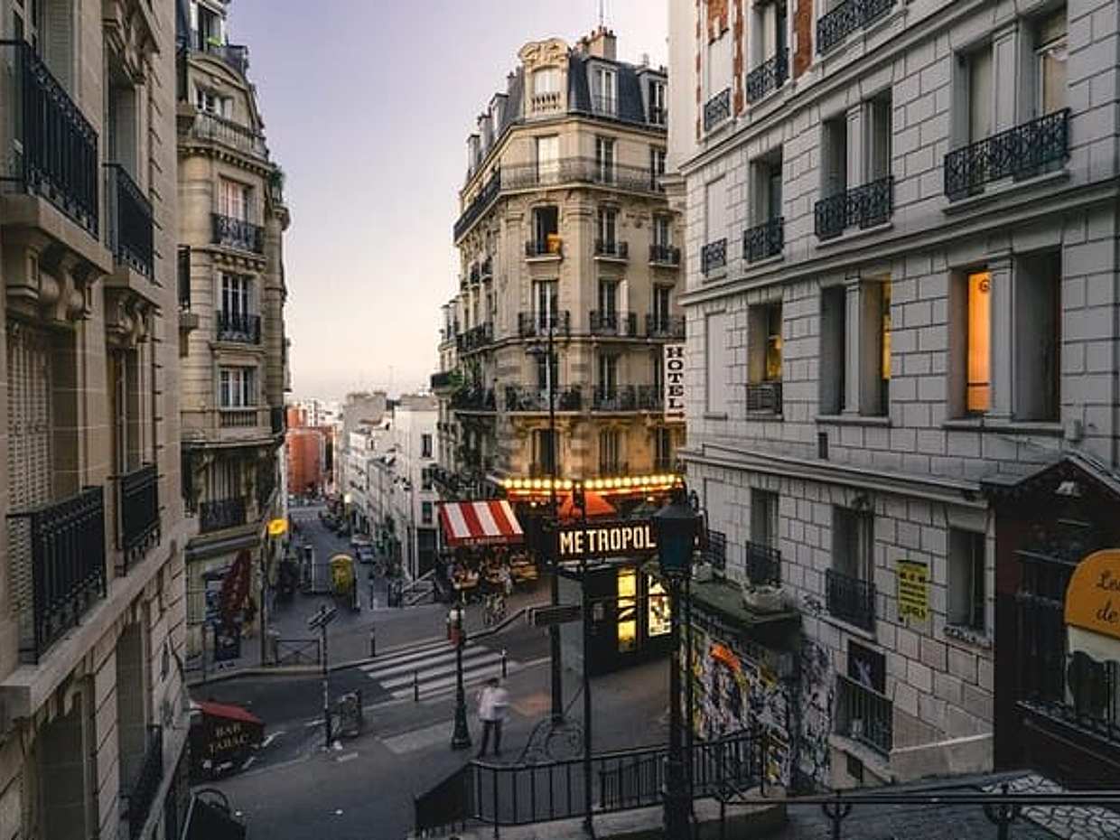 6 Hours Private Tour at Eiffel Tower with Montmartre and Hotel Pick up, photo 5