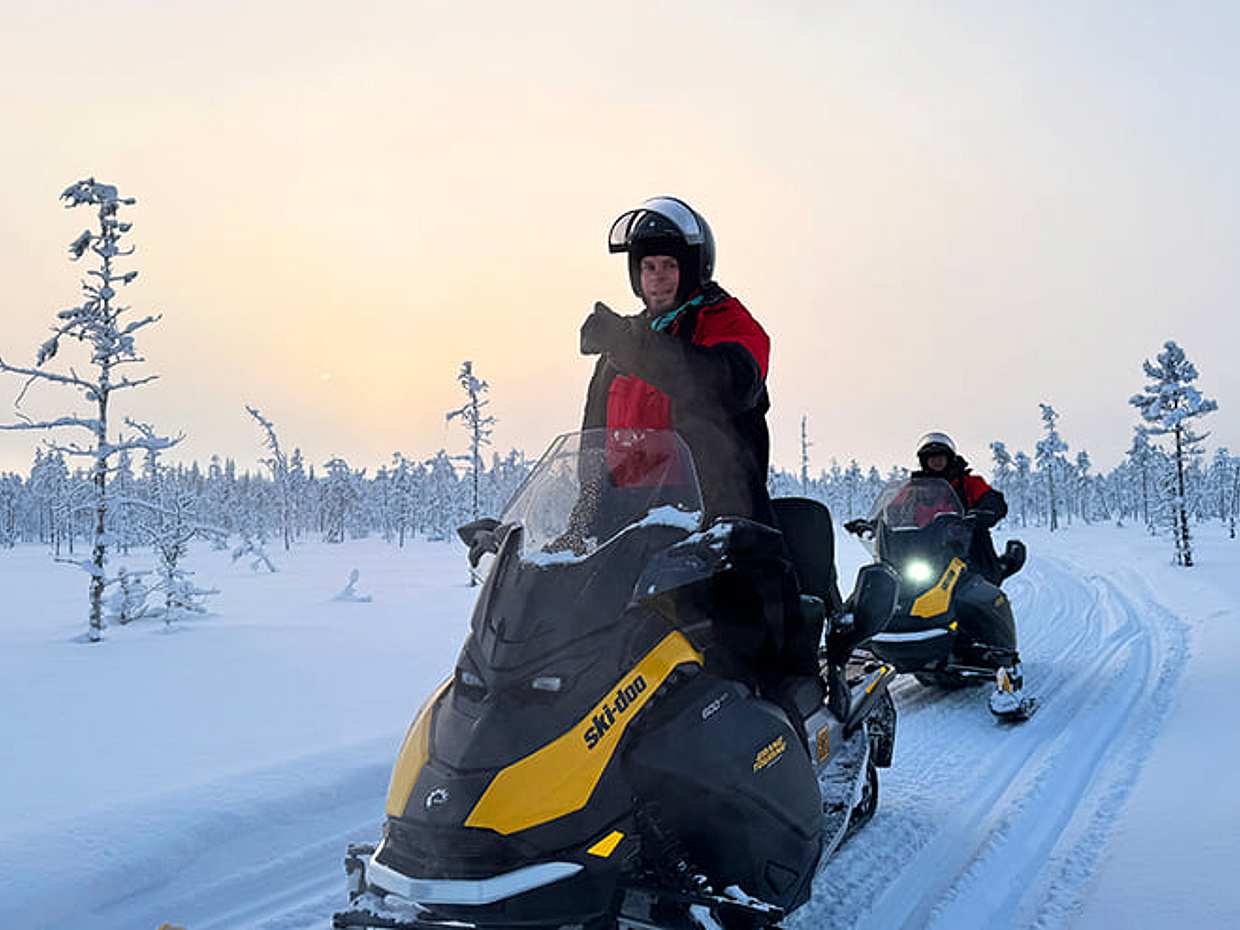 Levi Summit Snowmobile safari - for adults single drivers only