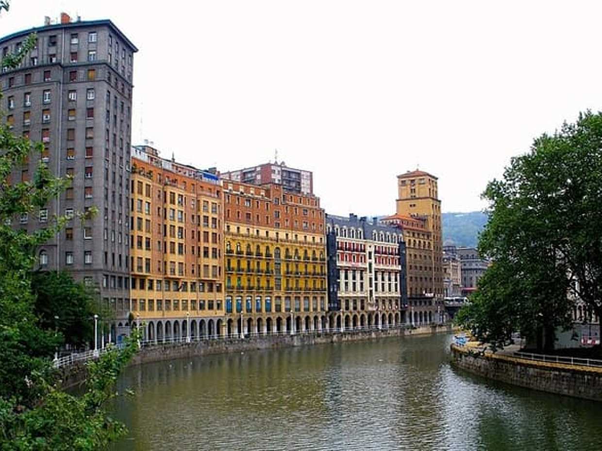 Private Direct Transfer From Barcelona to Bilbao, English Speaking Driver, photo 3