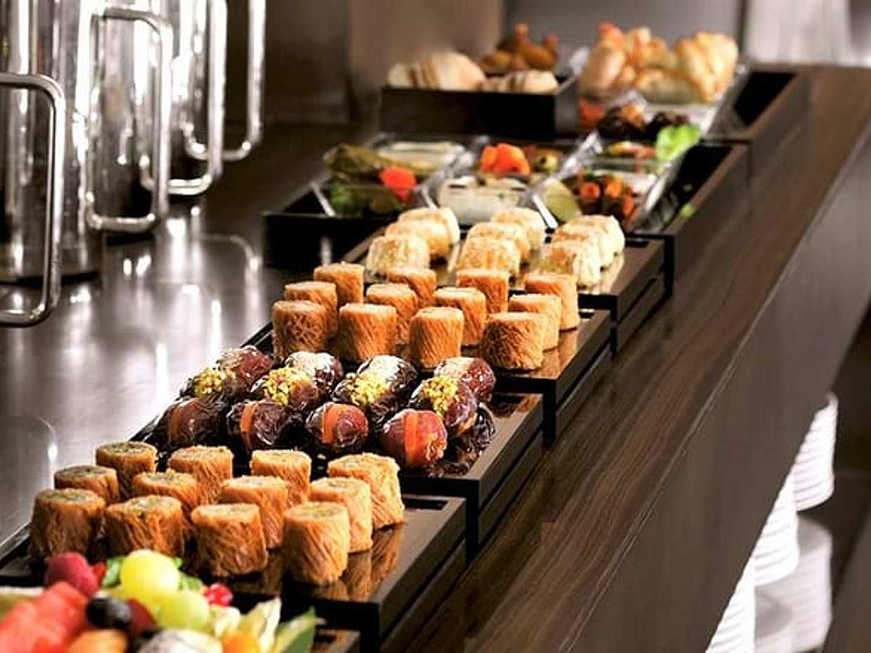 Buffet Dining in Armani Hotel, photo 4