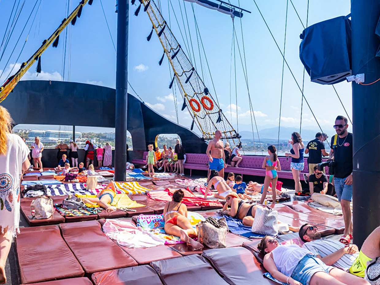 Alanya Piratenboot Tour: Legend Big Kral Experience ab Side in der Türkei
, photo 4