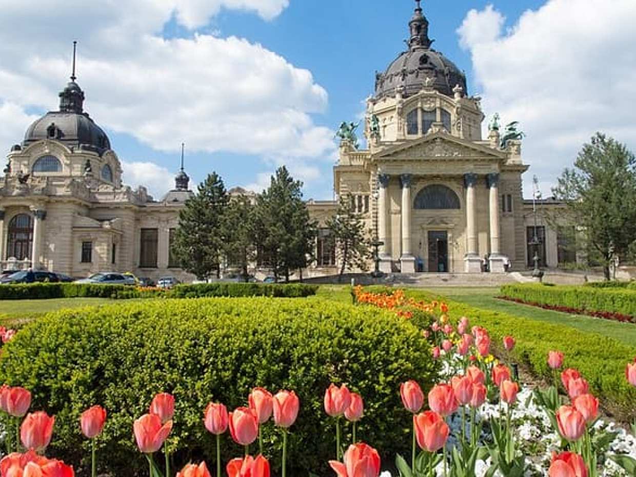 Prague to Budapest Private Transfer: Up to 4-Hour Sightseeing, photo 3