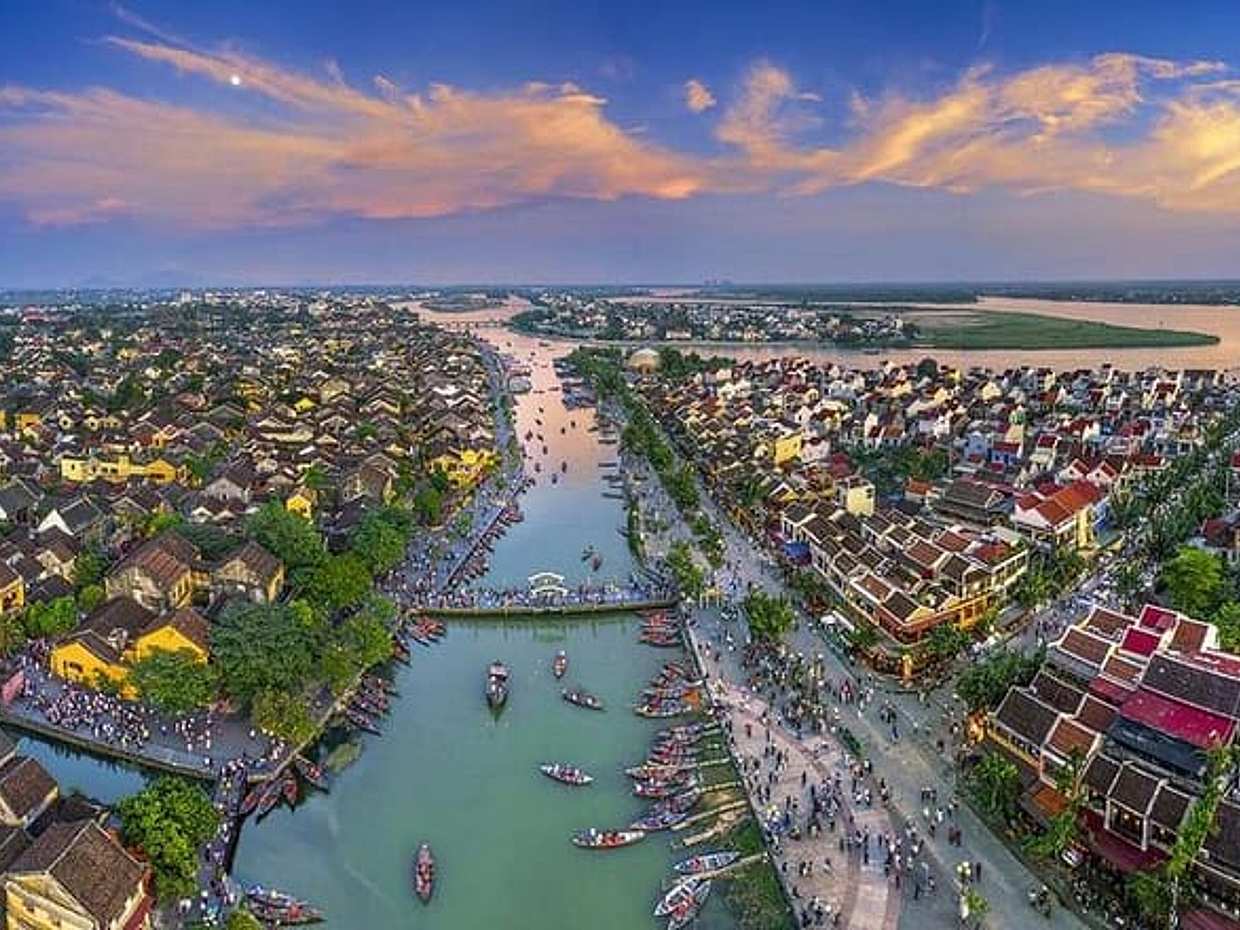 Explore Hoi An city or Da nang city with local guide in Vietnam