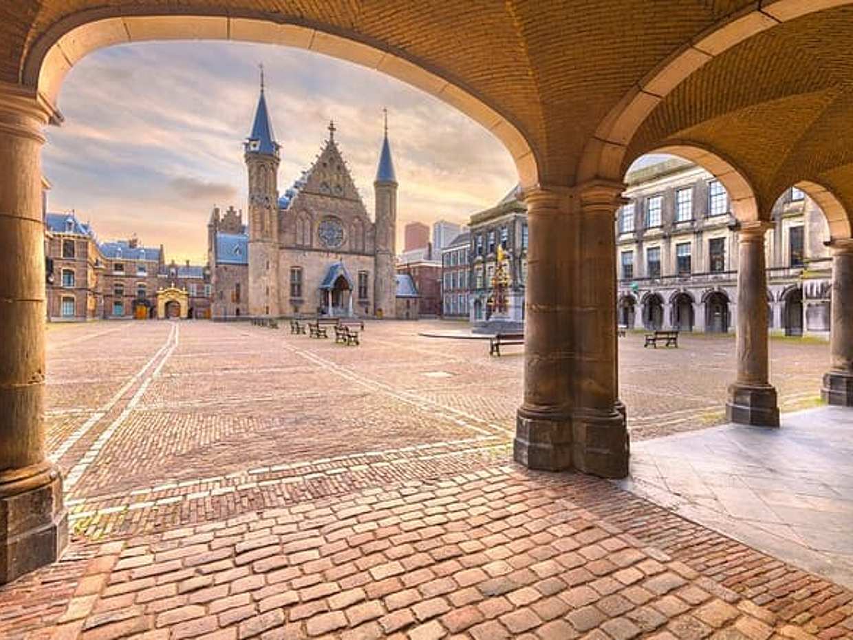 Bezpośredni prywatny transfer z Amsterdamu do Hagi w Holandii