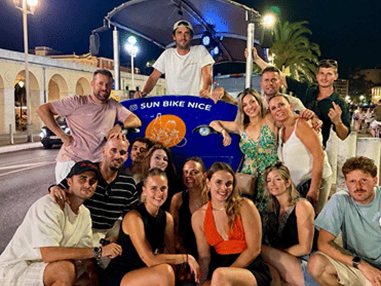 Giant Beerbike tour - 1 hour of Fun in Nice - Your music, your mics to sing, food and alcohol included, photo 4