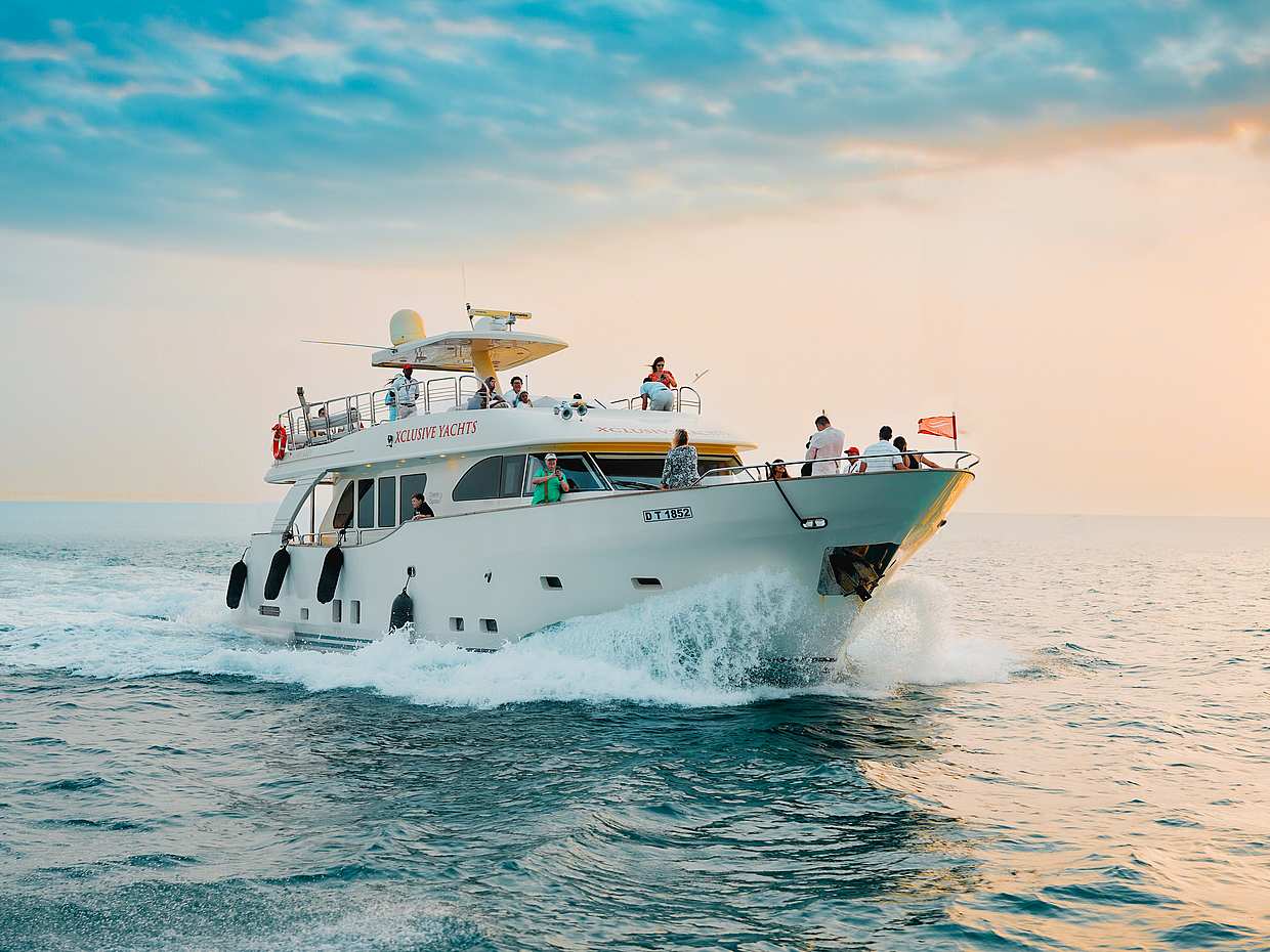 Luxury Afternoon Group Cruise with Live BBQ in United Arab Emirates, Dubai Harbour, photo 5