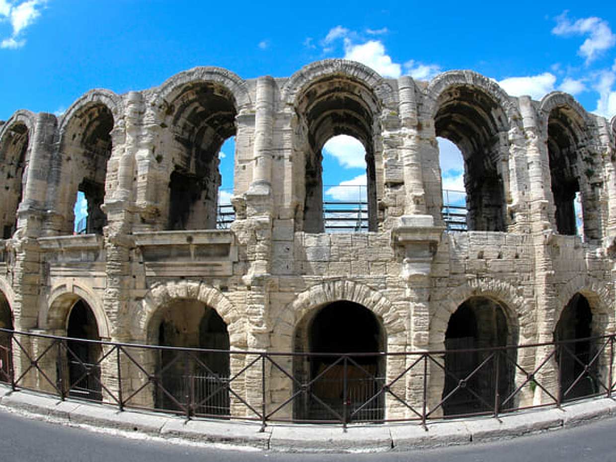 Private Full Day Trip to Arles - Les Baux de Provence and Saint Remy de Provence from Aix en Provence, photo 4