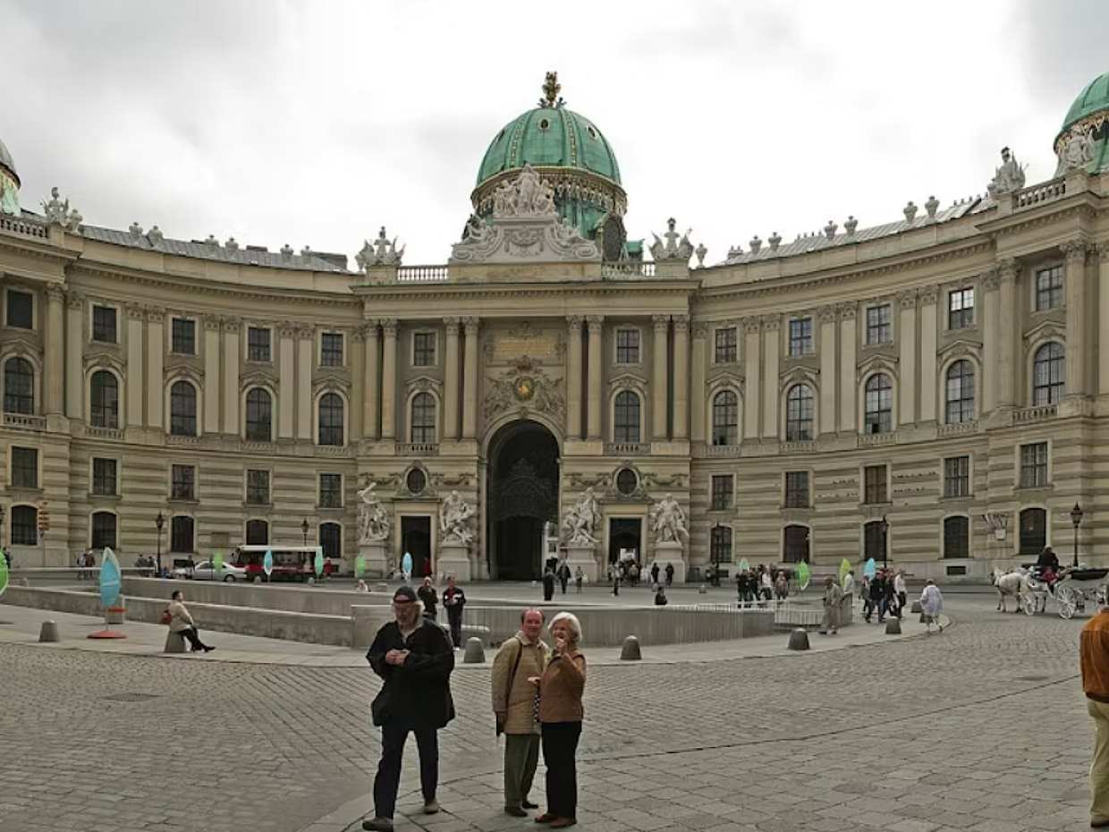 Vienna, City of Many Pasts: Guided City Tour with a Friendly Historian in Austria, photo 5