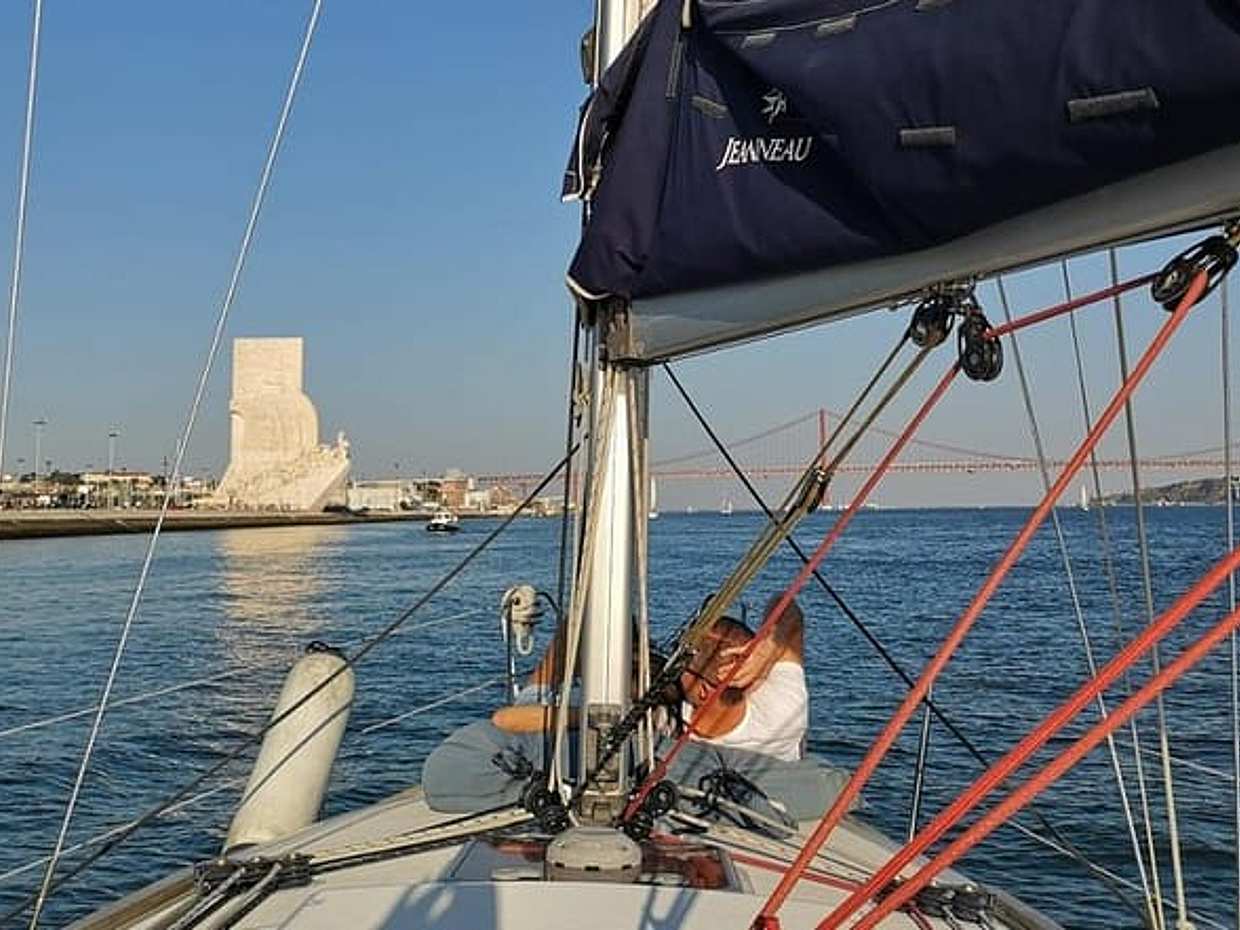 Lisbon Private Sailing Cruise, drink included (options: 2h, 3h, 4h, 6h or 8h), photo 4