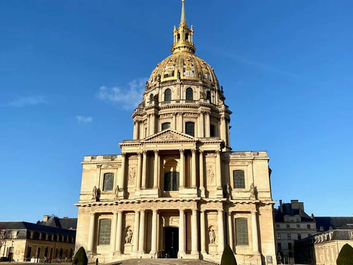 Paris Full Day 7 Iconic Sights Semi-Private Live Guided Tour.